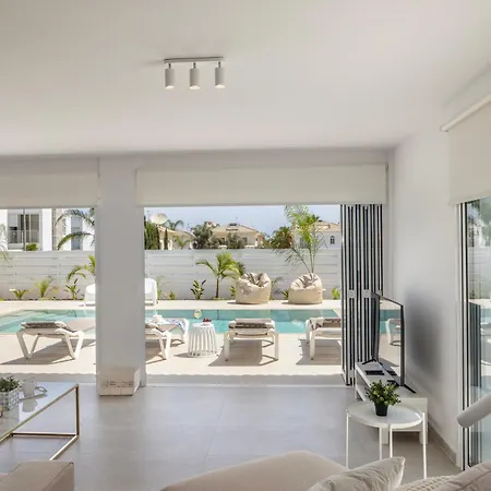 Villa Sunnyvillas-3br New Modern Villa-private Pool-blg Paralimni