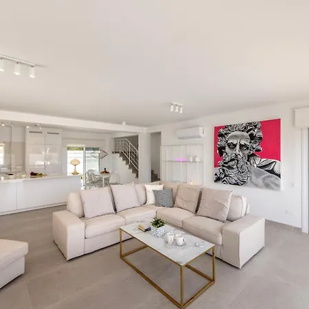 Sunnyvillas-3br New Modern Villa-private Pool-blg Villa *