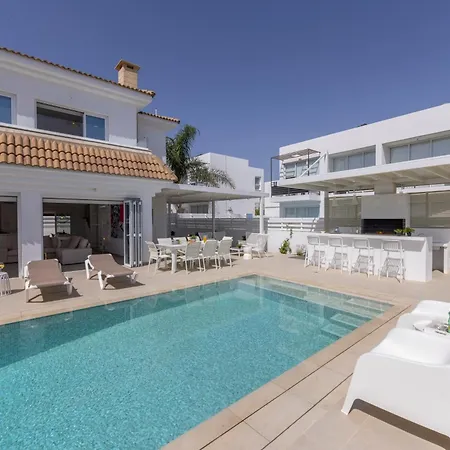 Villa Sunnyvillas-3br New Modern Villa-private Pool-blg *