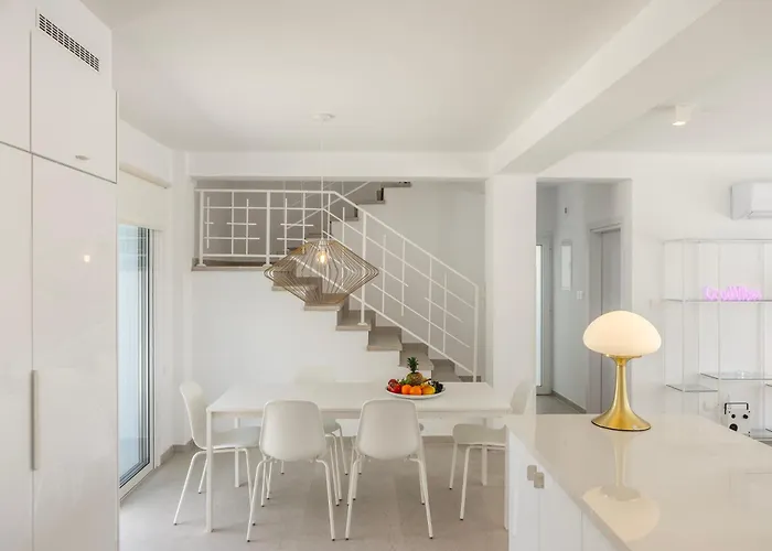 Sunnyvillas-3br New Modern Villa-private Pool-blg Villa