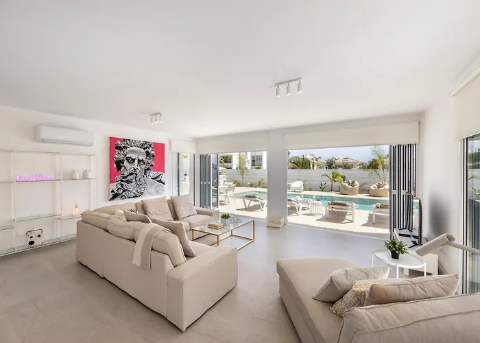 Villa Sunnyvillas-3br New Modern Villa-private Pool-blg