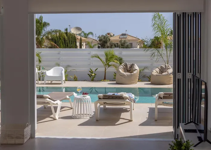 Villa Sunnyvillas-3br New Modern Villa-private Pool-blg