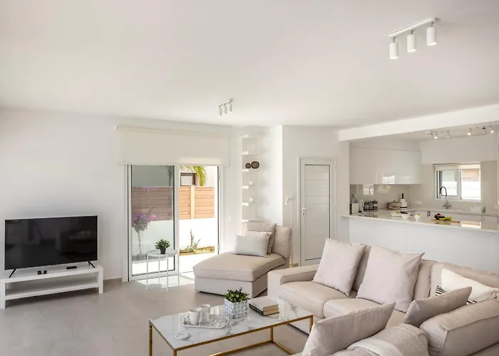 Villa Sunnyvillas-3br New Modern Villa-private Pool-blg *