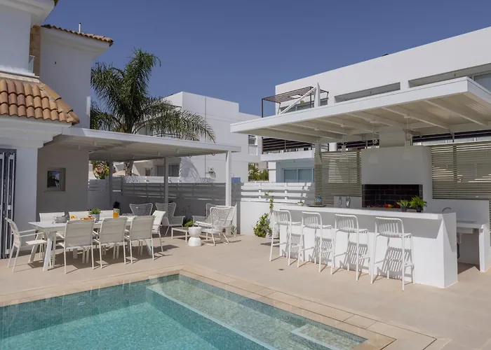 Villa Sunnyvillas-3br New Modern Villa-private Pool-blg