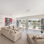 Villa Sunnyvillas-3br New Modern Villa-private Pool-blg