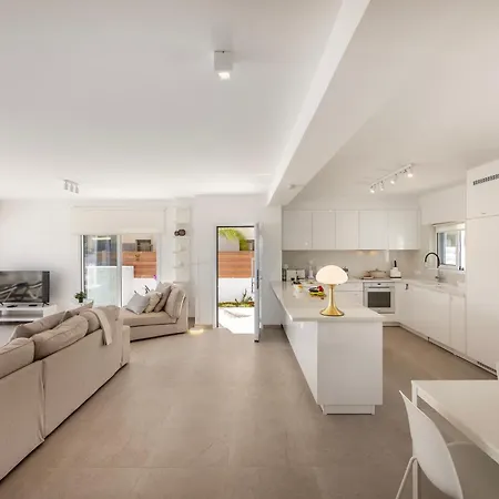 Villa Sunnyvillas-3br New Modern Villa-private Pool-blg Paralimni