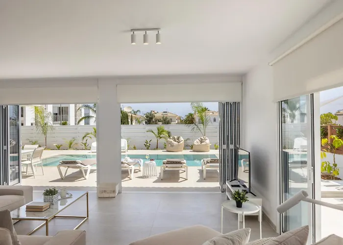 Villa Sunnyvillas-3br New Modern Villa-private Pool-blg Paralímni