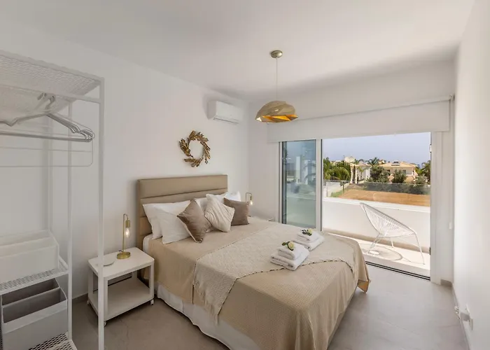 Sunnyvillas-3br New Modern Villa-private Pool-blg *