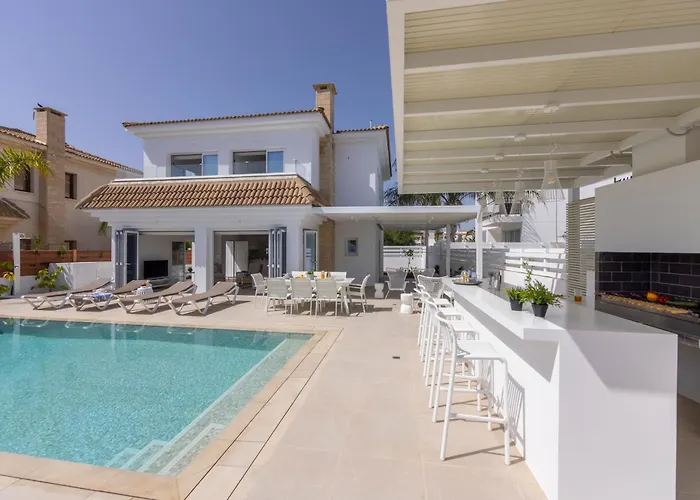 Sunnyvillas-3br New Modern Villa-private Pool-blg Villa